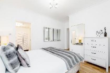 2 bed 2 bath Kensington London