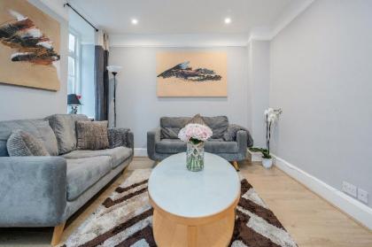 Superb 2 bed apartment Marylebone London - image 13