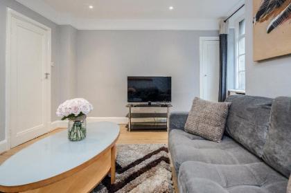 Superb 2 bed apartment Marylebone London - image 15
