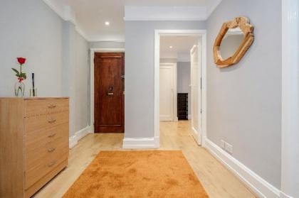 Superb 2 bed apartment Marylebone London - image 16