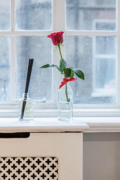 Superb 2 bed apartment Marylebone London - image 9