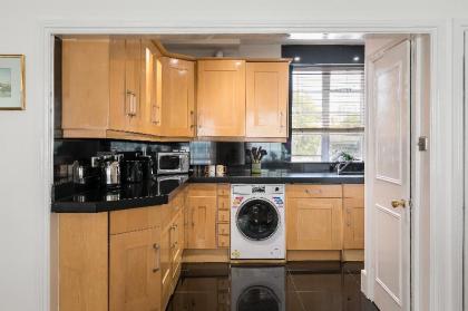 3-bedroom apartment Lancaster gate - image 6