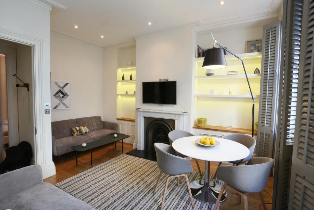 Flower Market Suites - image 6
