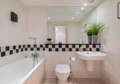 The Spitalfields Apartments - image 4