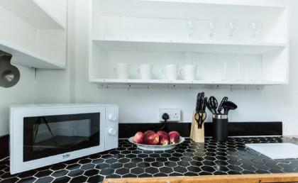 Spacious 1 Bedroom Period property in Hampstead - image 13