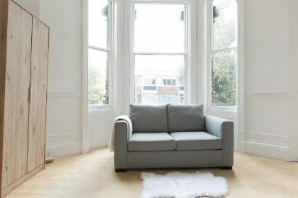 Spacious 1 Bedroom Period property in Hampstead - image 18