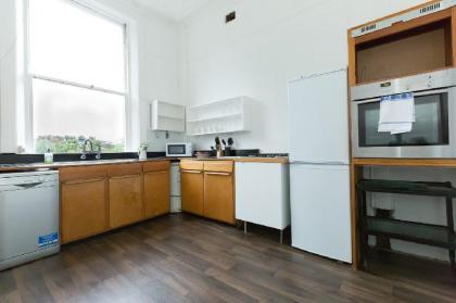 Spacious 1 Bedroom Period property in Hampstead - image 19