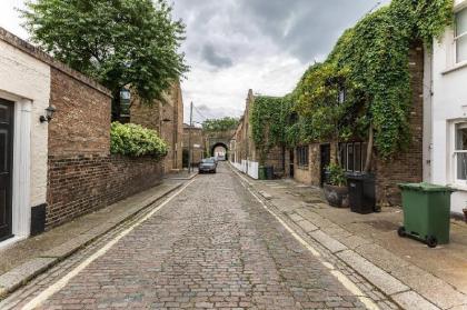 Beautiful 2 Bedroom terrace house in Camden - image 5