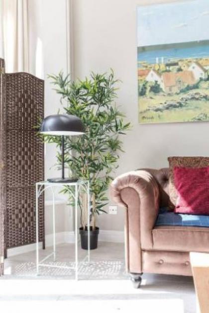 Bright Two BR Period Apartment in Whitechapel