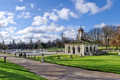 Lancaster Hall Hotel - image 10