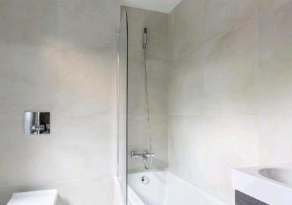 Deluxe Central London North Apartment - image 10