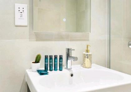Luxury Central London North Apartment - image 5