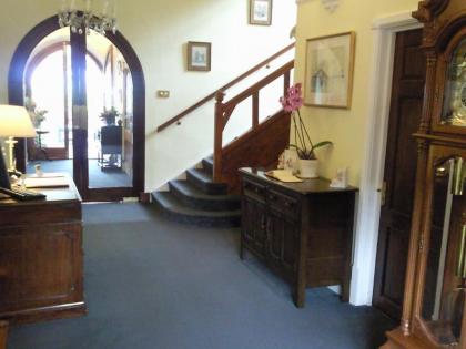 Trumbles Gatwick B&B - image 6