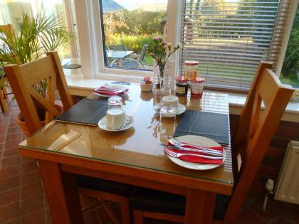 Trumbles Gatwick B&B - image 9