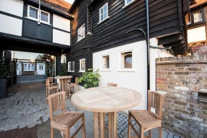 The Ostrich Inn Colnbrook London Heathrow - image 12