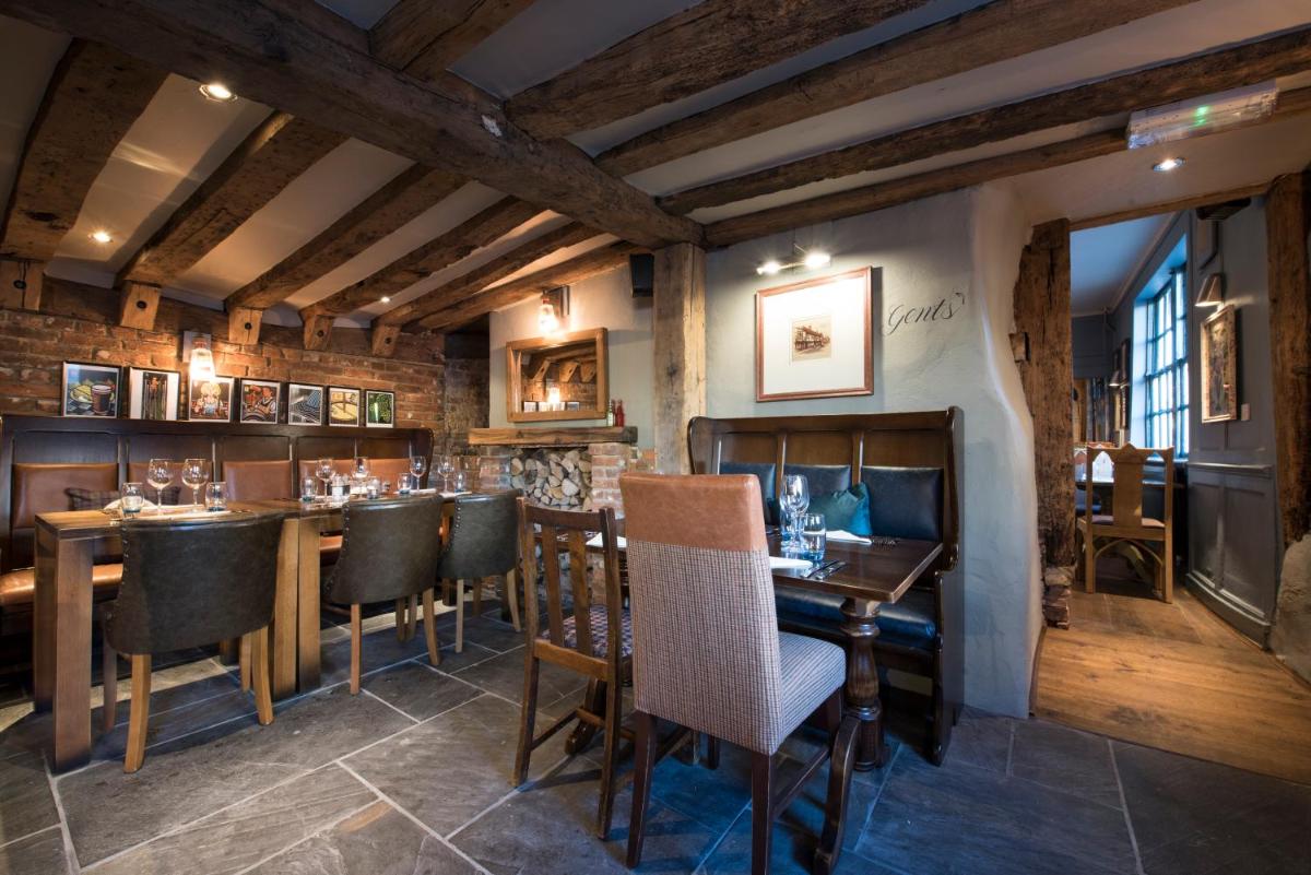 The Ostrich Inn Colnbrook London Heathrow - image 2