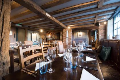 The Ostrich Inn Colnbrook London Heathrow - image 6