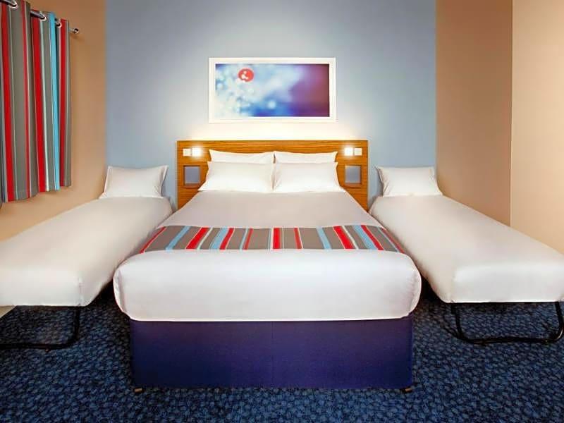 Travelodge London Ealing - main image