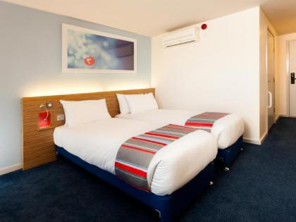 Travelodge London Ealing - image 3