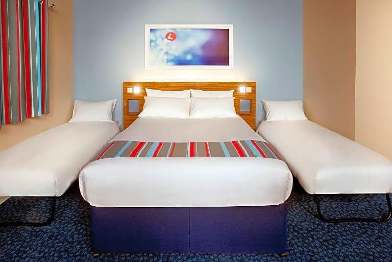 Travelodge London Ealing - image 5