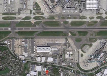 Heathrow Ensuite Rooms - image 11