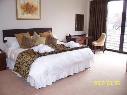 Barn Hotel London Ruislip - image 1