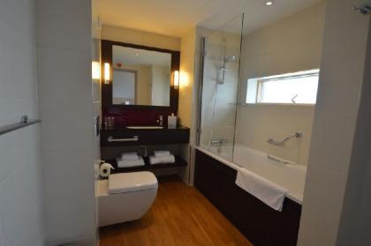 Lancaster Hotel - image 2