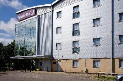 Premier Inn Watford Central - image 10