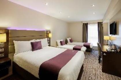 Premier Inn Watford Central - image 6
