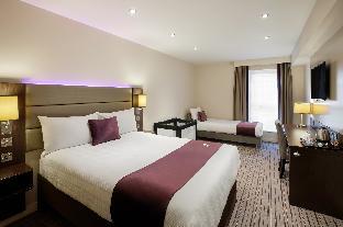 Premier Inn Watford Central - image 7