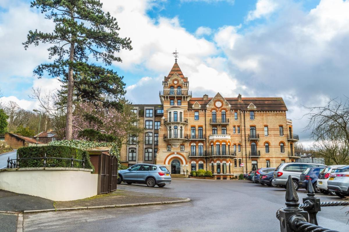 Petersham Hotel - image 4
