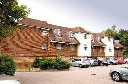 Premier Inn London Gatwick Airport South - London Road - image 3