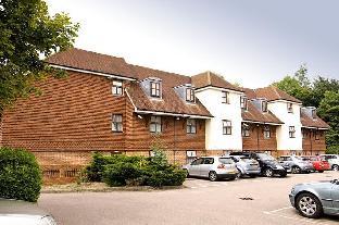 Premier Inn London Gatwick Airport South - London Road - image 3