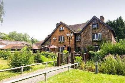Premier Inn London Gatwick Airport South - London Road - image 4