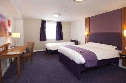 Premier Inn London Gatwick Airport South - London Road - image 7