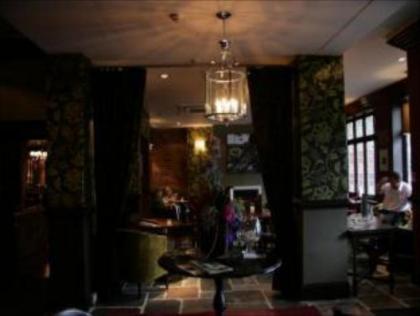Crown Hotel - image 2