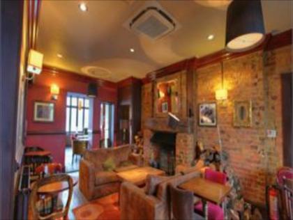Crown Hotel - image 3