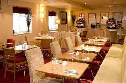 Premier Inn London Heathrow M4/J4 - image 10