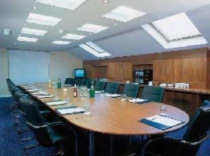 Premier Inn London Heathrow M4/J4 - image 9