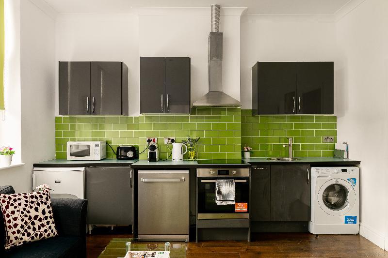 Edgware road modern 1-bedroom - image 2