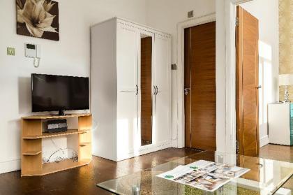 Edgware road modern 1-bedroom - image 4