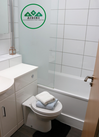 Charming 1Bed/ 1Bath w/free parking in Watford - image 15