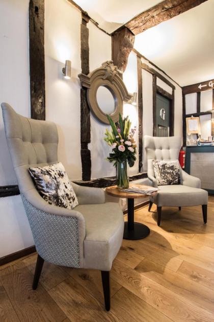 The Saracens Head Hotel - image 10