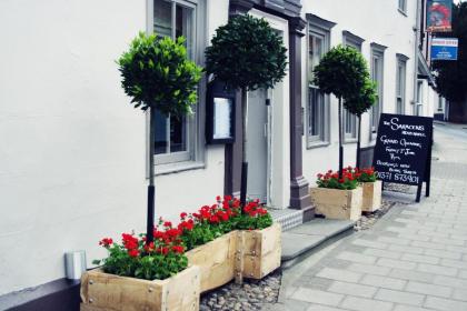 The Saracens Head Hotel - image 7