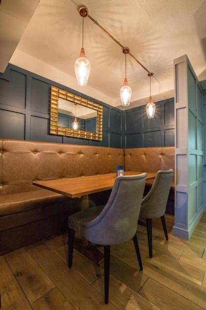 The Saracens Head Hotel - image 8