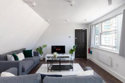 homely - Central London Liverpool Street Apartments - image 3