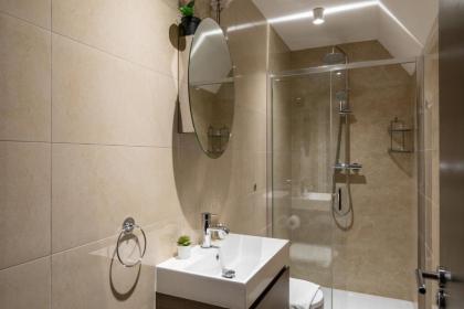 homely - Central London Liverpool Street Apartments - image 8