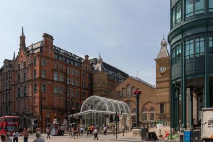 homely - Central London Liverpool Street Apartments - image 9