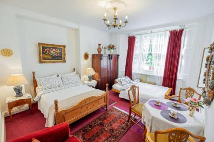 Dawson Place Juliette's Bed and Breakfast - image 13