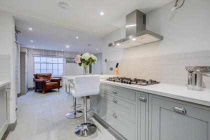 Victoria Belgravia Townhouse - image 22